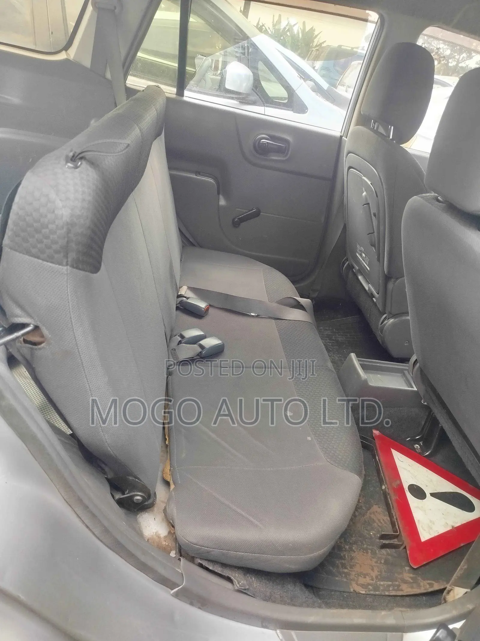 Nissan Advan 2009 Silver