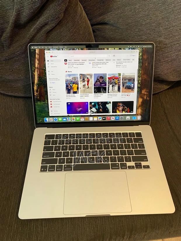 Laptop Apple MacBook Air 2022 M2 8GB Apple M2 SSD 512GB
