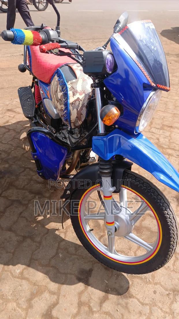 TVS HLX Plus ES 2024 Blue - thumbnail 4