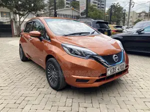 Nissan Note 2018 Orange