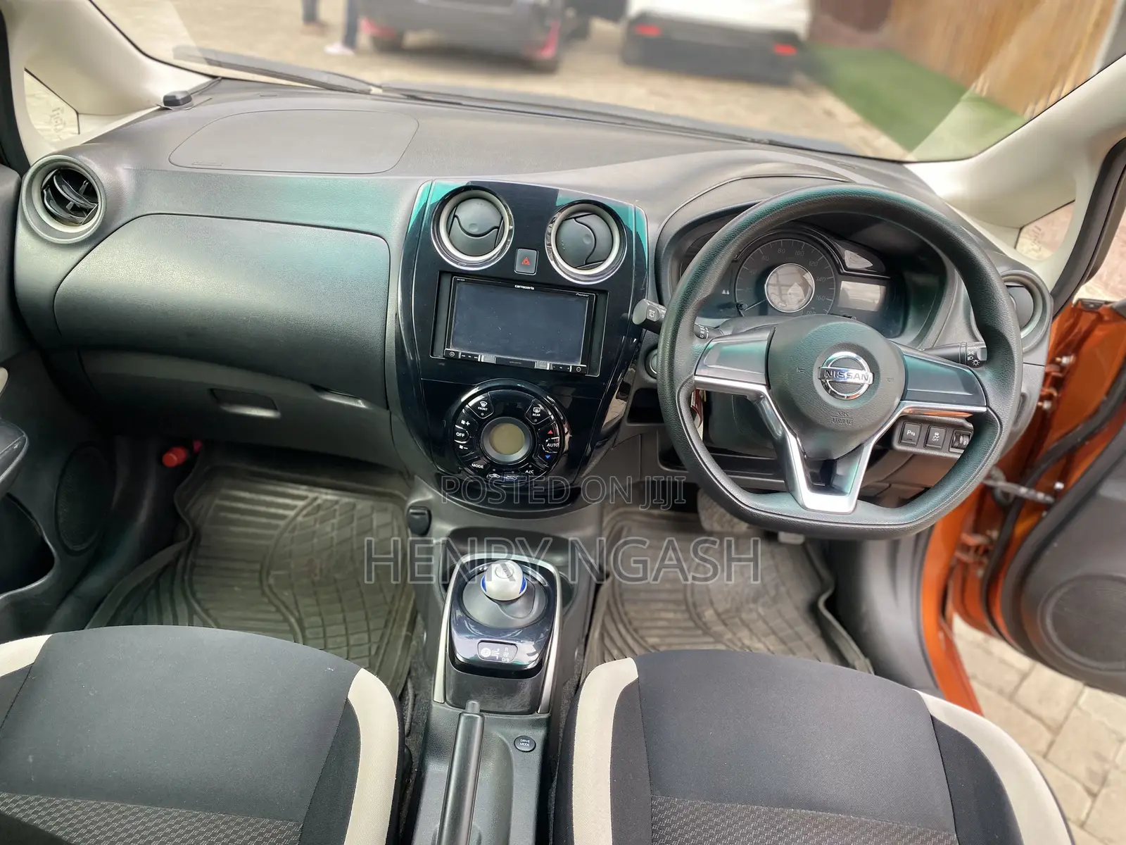 Nissan Note 2018 Orange