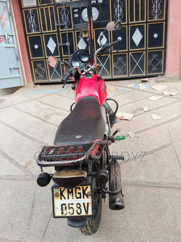 Bajaj Boxer 2024 Red - main view