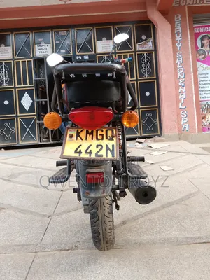Bajaj Boxer 125 2025 Red