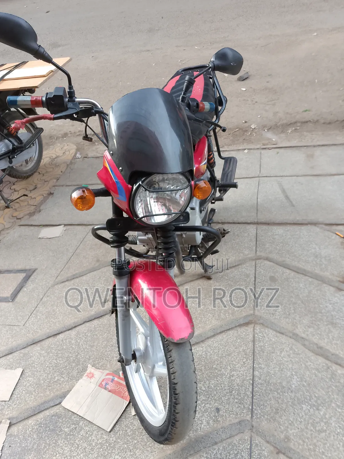 Bajaj Boxer 125 2025 Red
