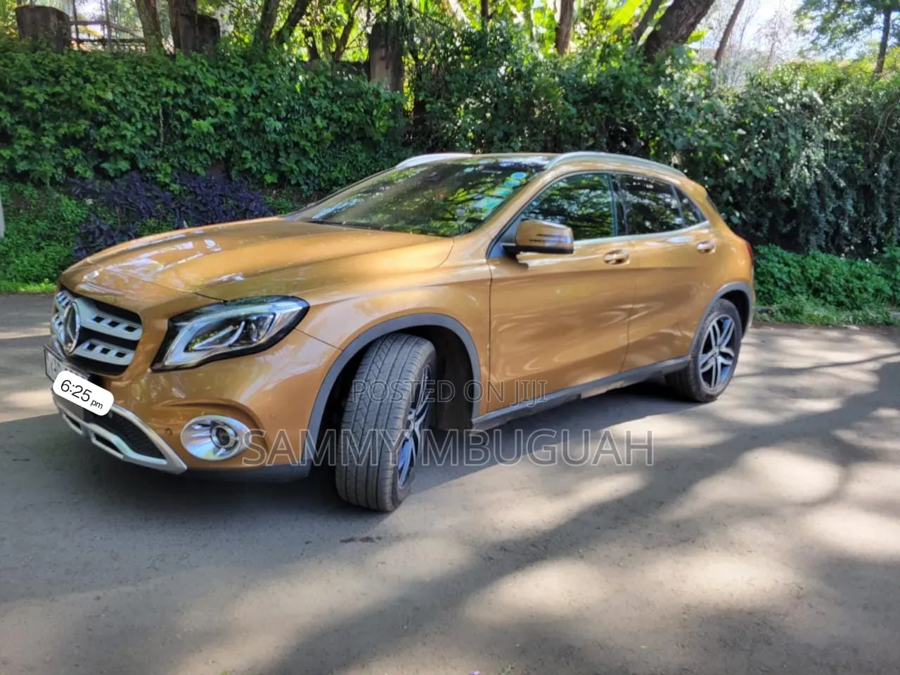 Mercedes-Benz GLA 250 2017 Gold