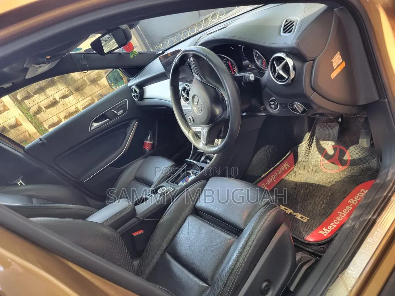 Mercedes-Benz GLA 250 2017 Gold