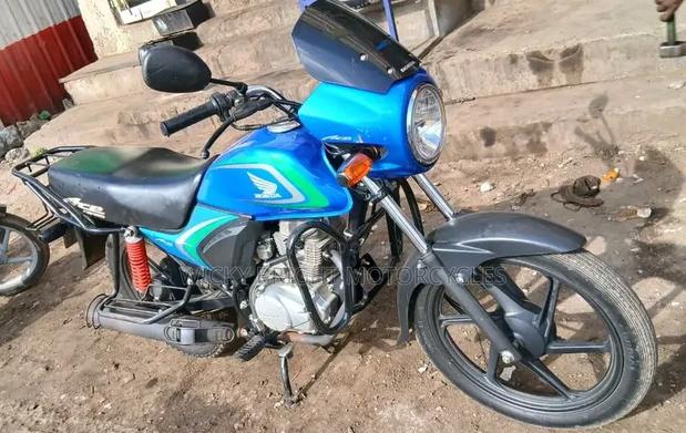 Honda CB 2025 Blue - thumbnail 3