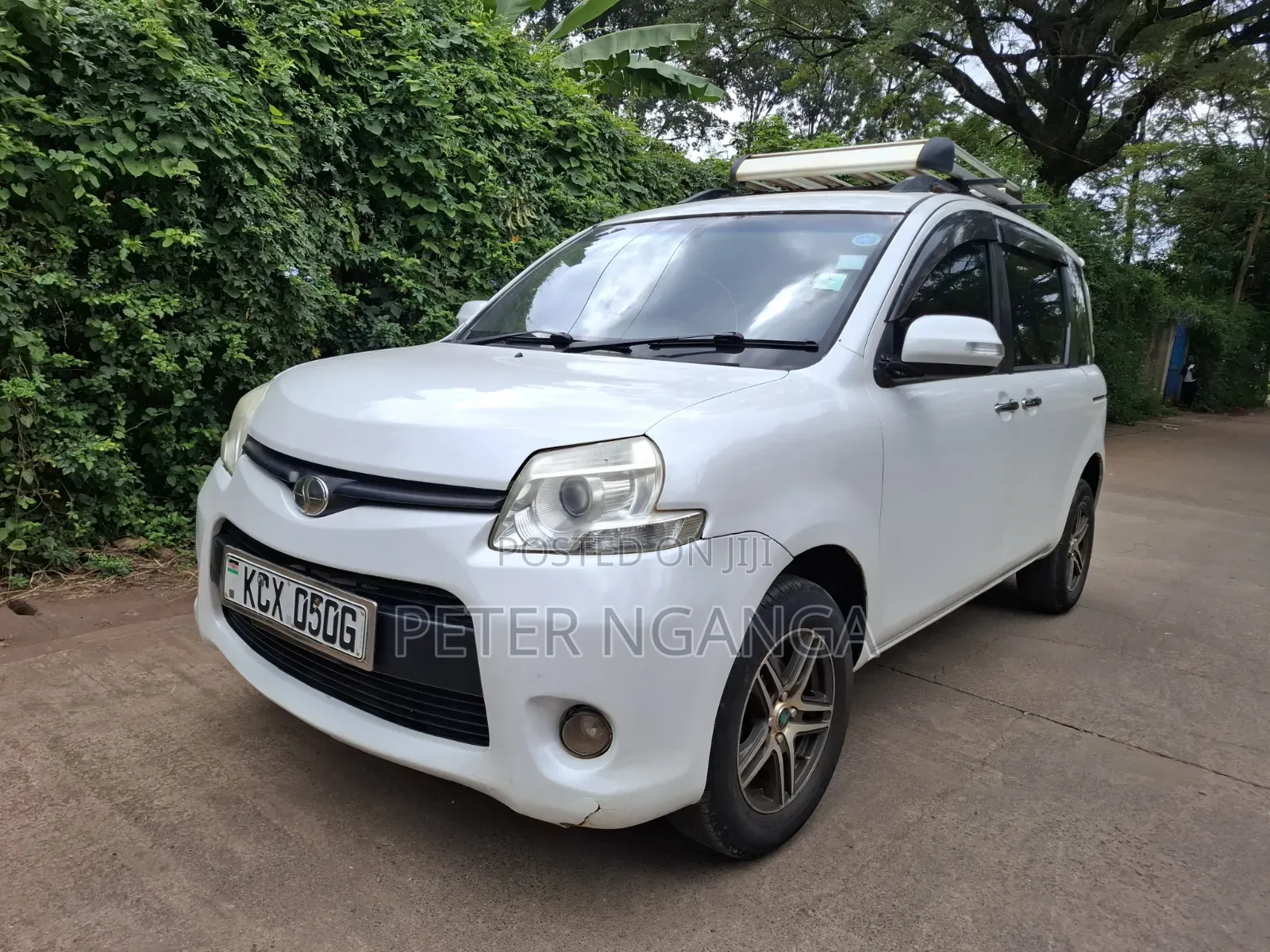 Toyota Sienta 1.5 FWD 2012 White