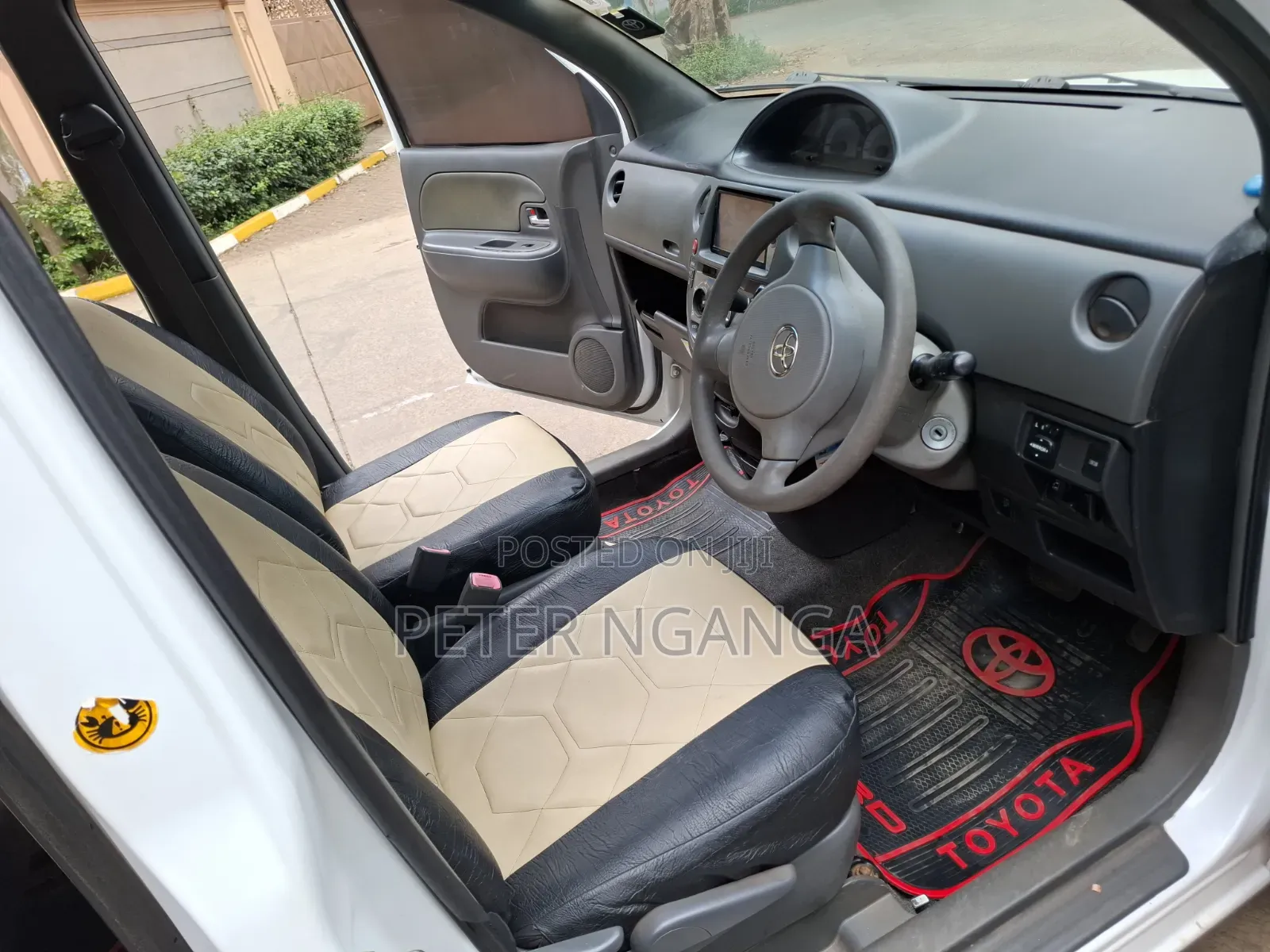 Toyota Sienta 1.5 FWD 2012 White