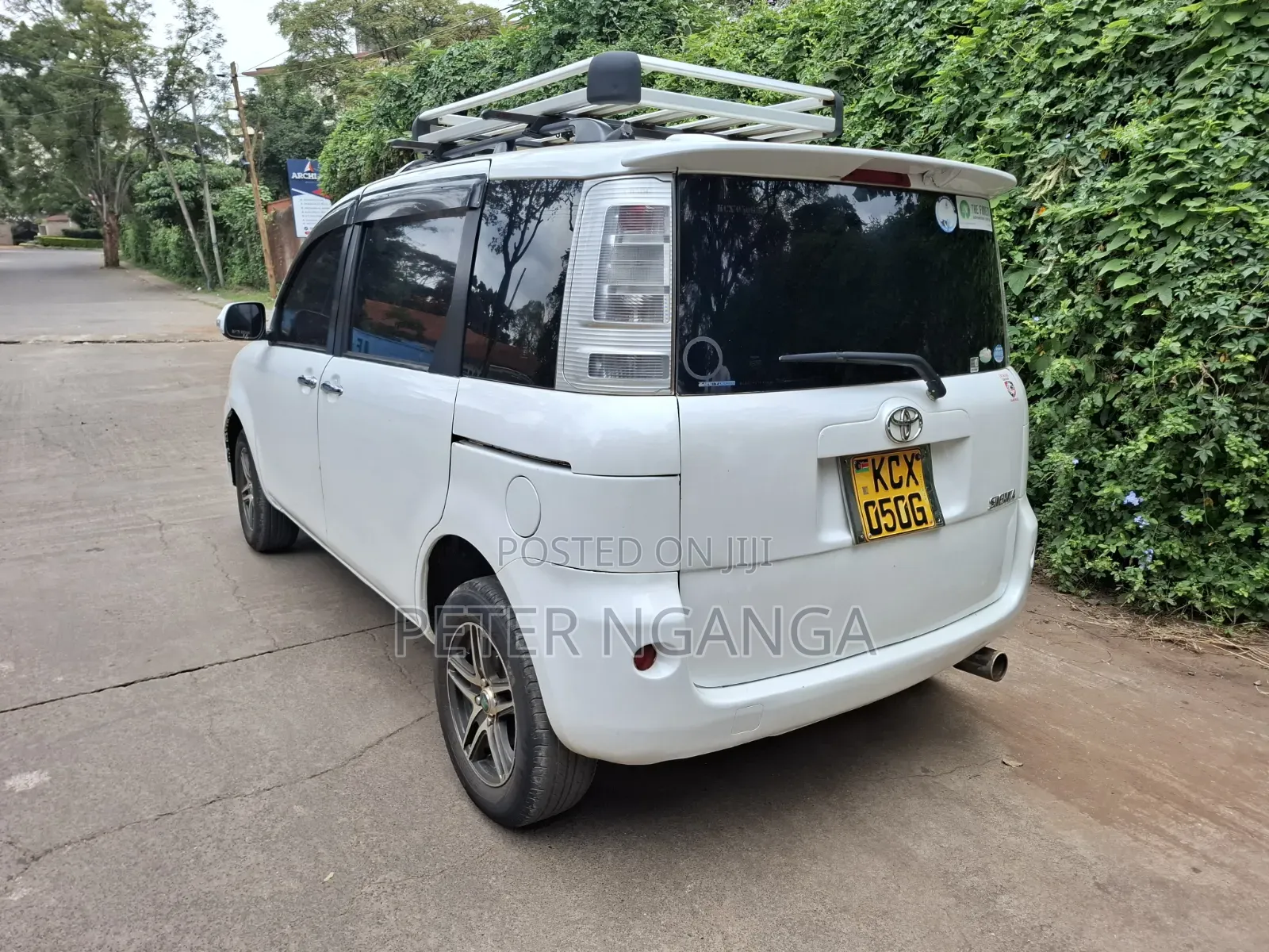 Toyota Sienta 1.5 FWD 2012 White