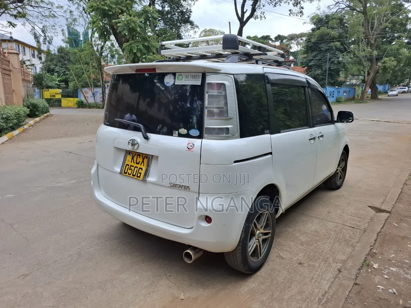 Toyota Sienta 1.5 FWD 2012 White