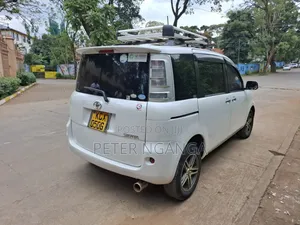 Toyota Sienta 1.5 FWD 2012 White