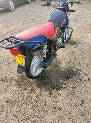 Honda CB 2022 Red