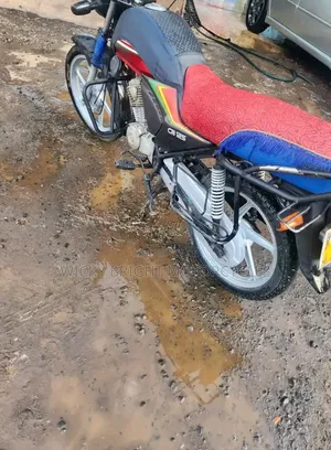 Honda CB 2022 Red