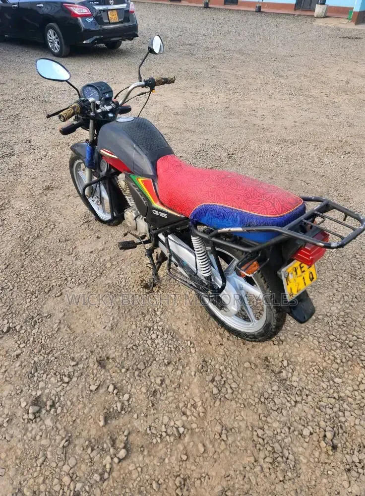 Honda CB 2022 Red