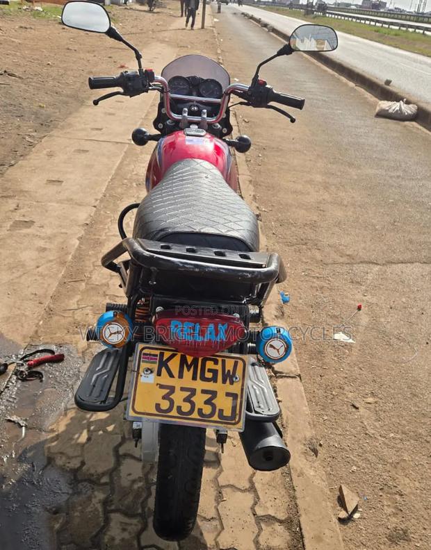 Bajaj Boxer 125 2025 Red