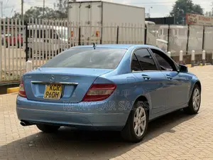 Mercedes-Benz C200 2011 Blue