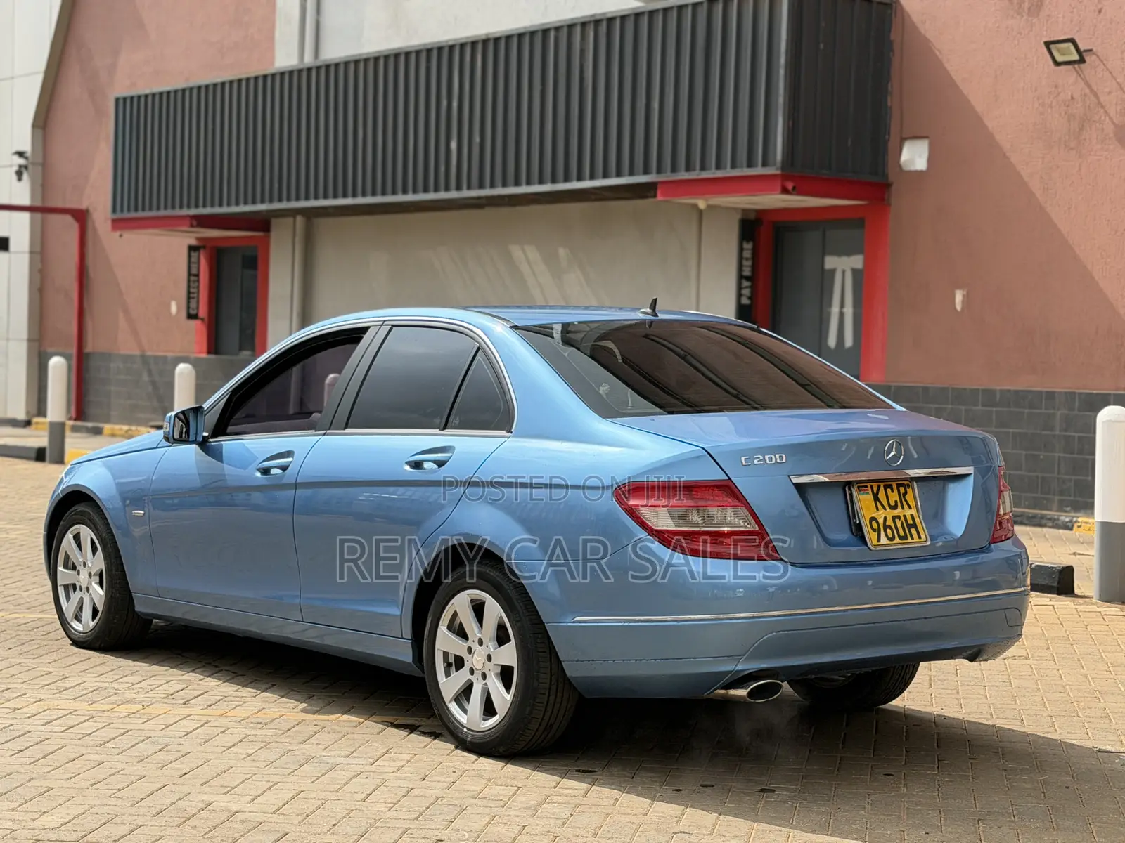Mercedes-Benz C200 2011 Blue