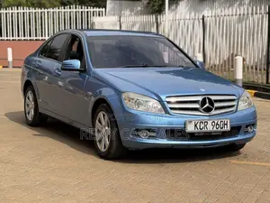 Mercedes-Benz C200 2011 Blue