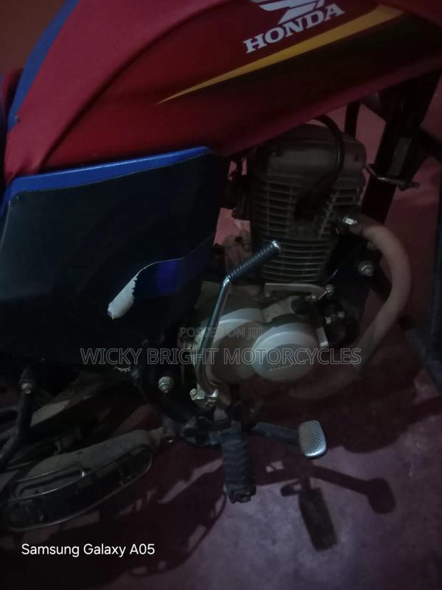 Honda CB 2025 Red - thumbnail 3