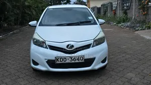 Toyota Vitz 1.0 FWD 5dr 2014 White