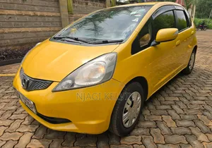 Honda Fit 2010 Yellow