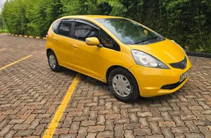 Honda Fit 2010 Yellow