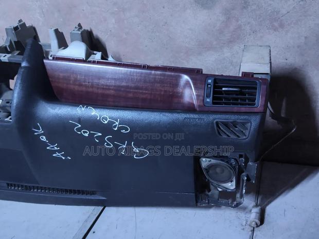 Toyota Crown Dashboard And Stearing Model 2010. - thumbnail 4