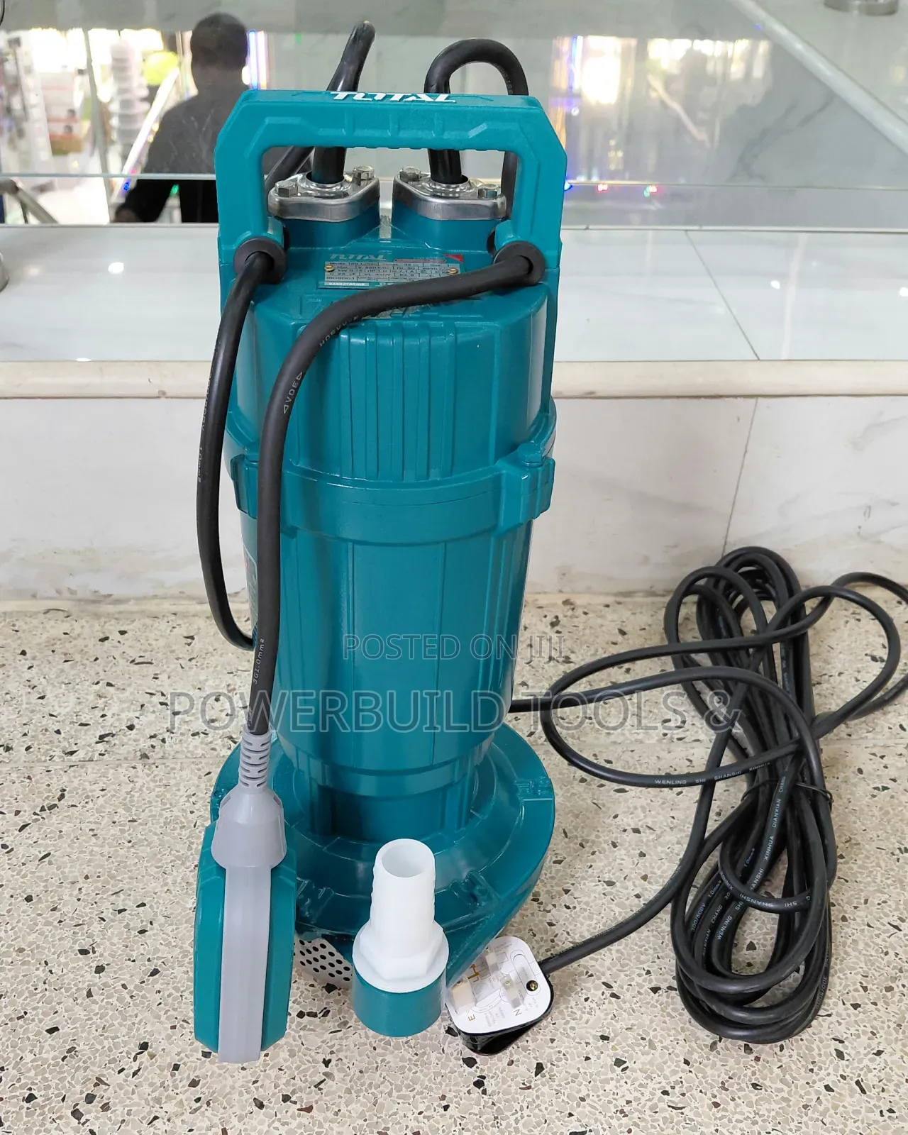 Total 1hp Submersible Waterpump 120l/Min 32metre Head