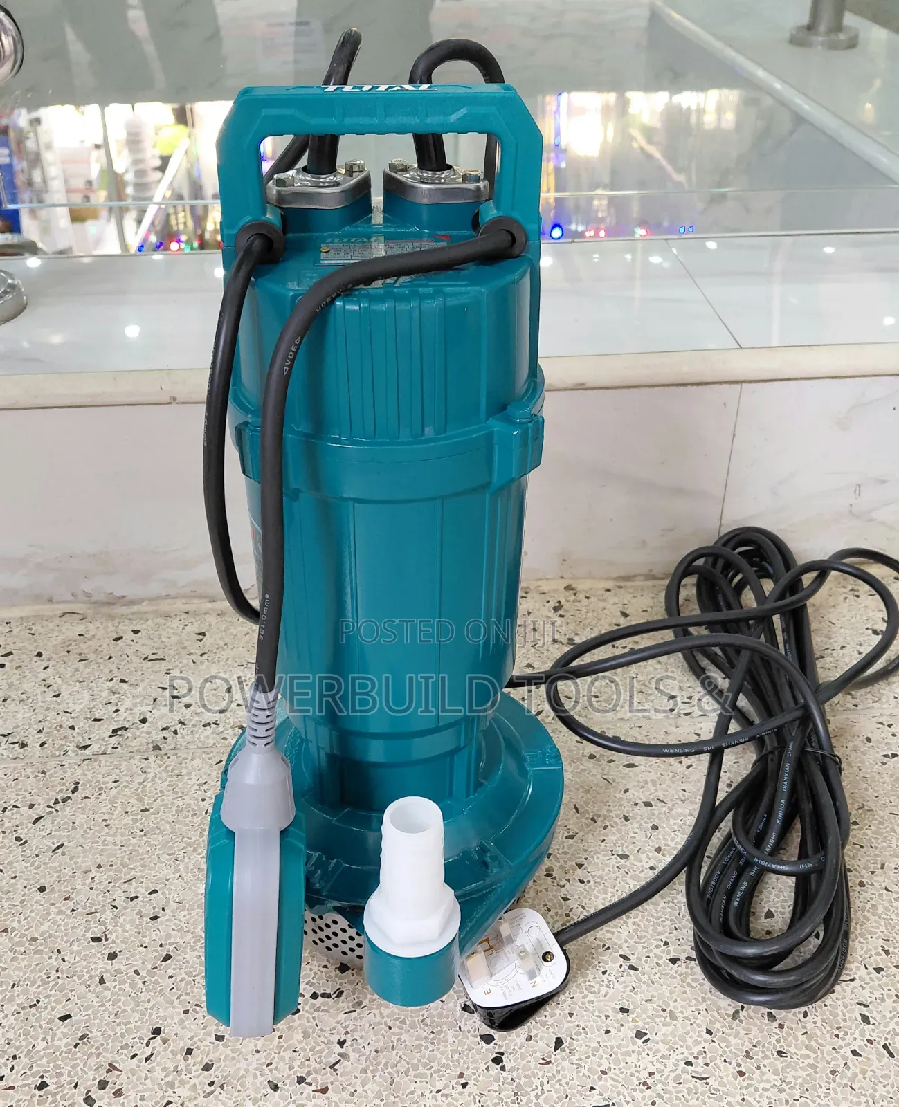 Total 1hp Submersible Waterpump 120l/Min 32metre Head