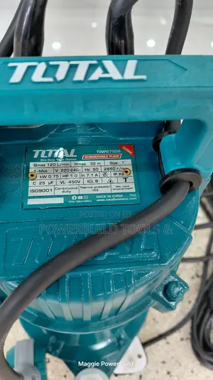 Total 1hp Submersible Waterpump 120l/Min 32metre Head