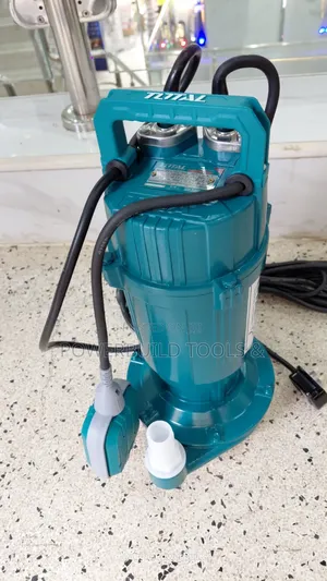 Total 1hp Submersible Waterpump 120l/Min 32metre Head