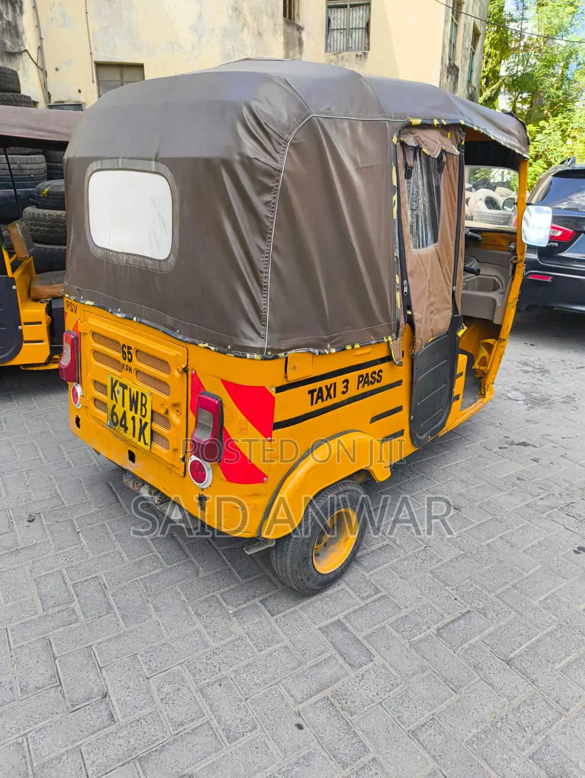 Bajaj RE 2019 Yellow