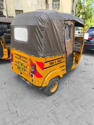 Bajaj RE 2019 Yellow