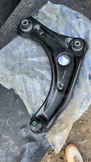 Nissan Note Control Arms.