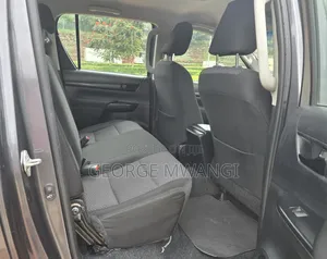 Toyota Hilux 2021 Gray