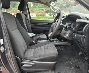 Toyota Hilux 2021 Gray