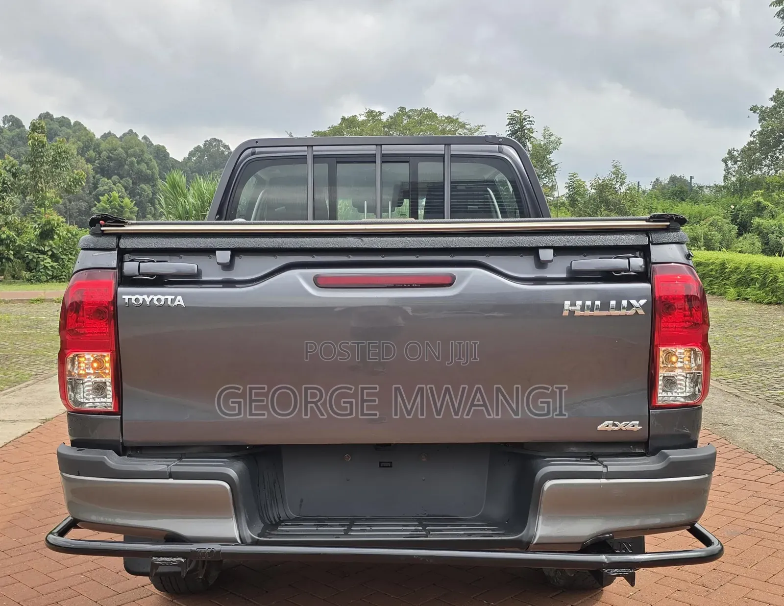 Toyota Hilux 2021 Gray