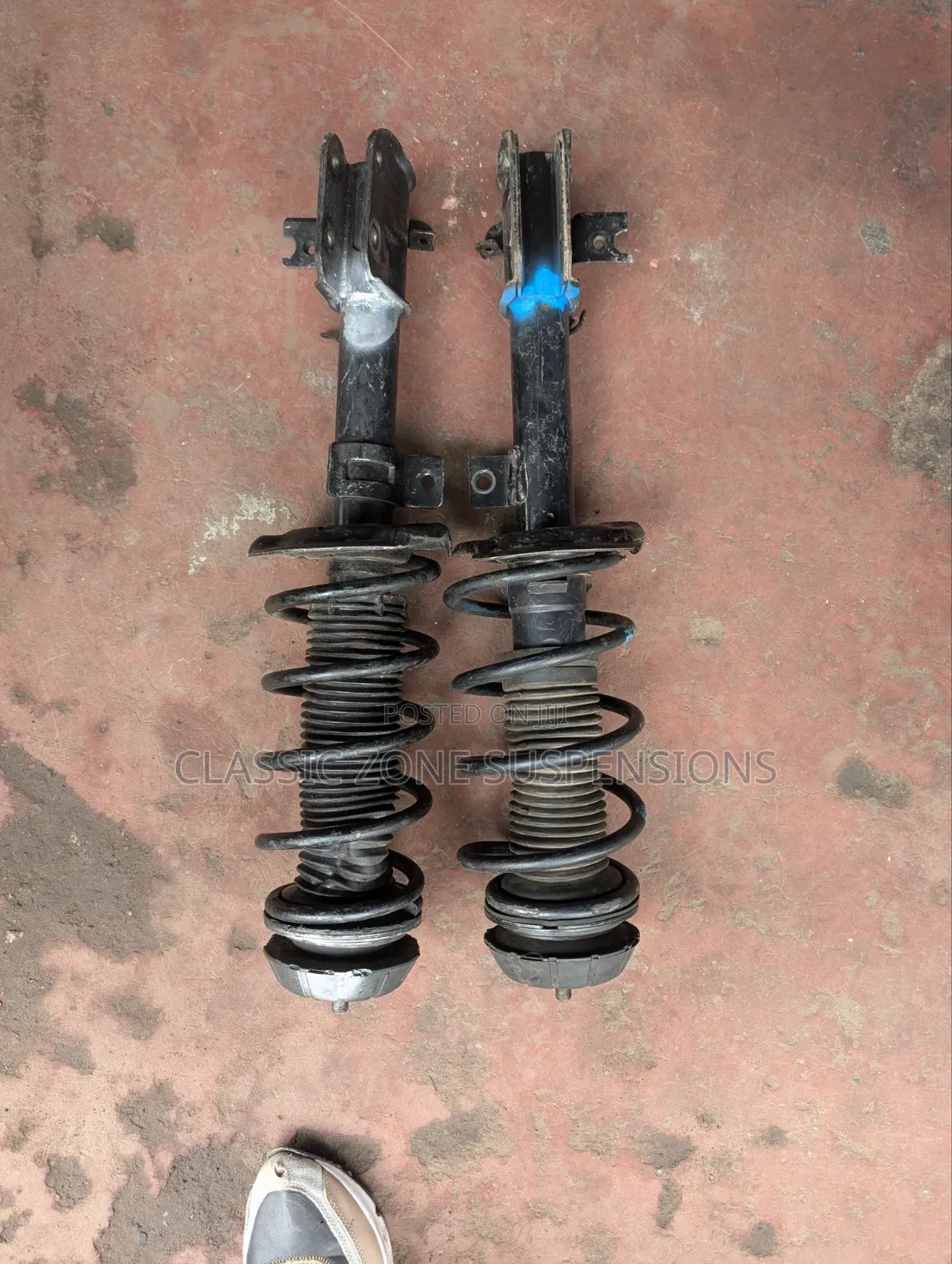 Suzuki Swift Shocks.