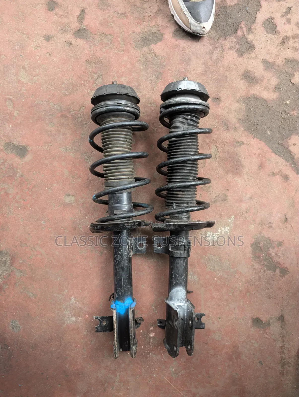 Suzuki Swift Shocks.
