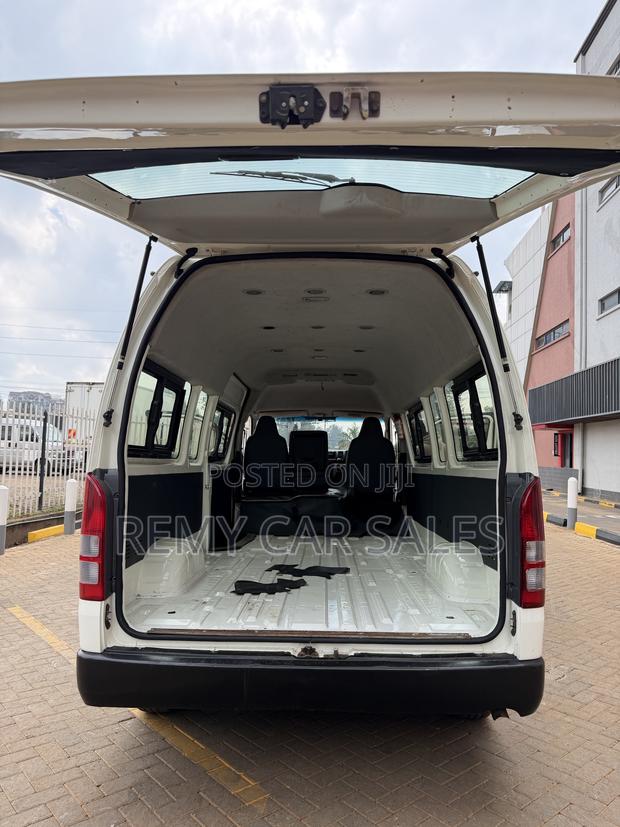 Toyota HiAce 2019 Black - thumbnail 9