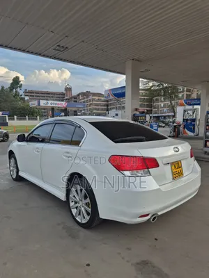 Subaru Legacy 2.5i 4dr Sedan AWD (2.5L 4cyl 6M) 2014 White