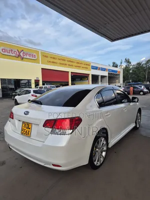 Subaru Legacy 2.5i 4dr Sedan AWD (2.5L 4cyl 6M) 2014 White