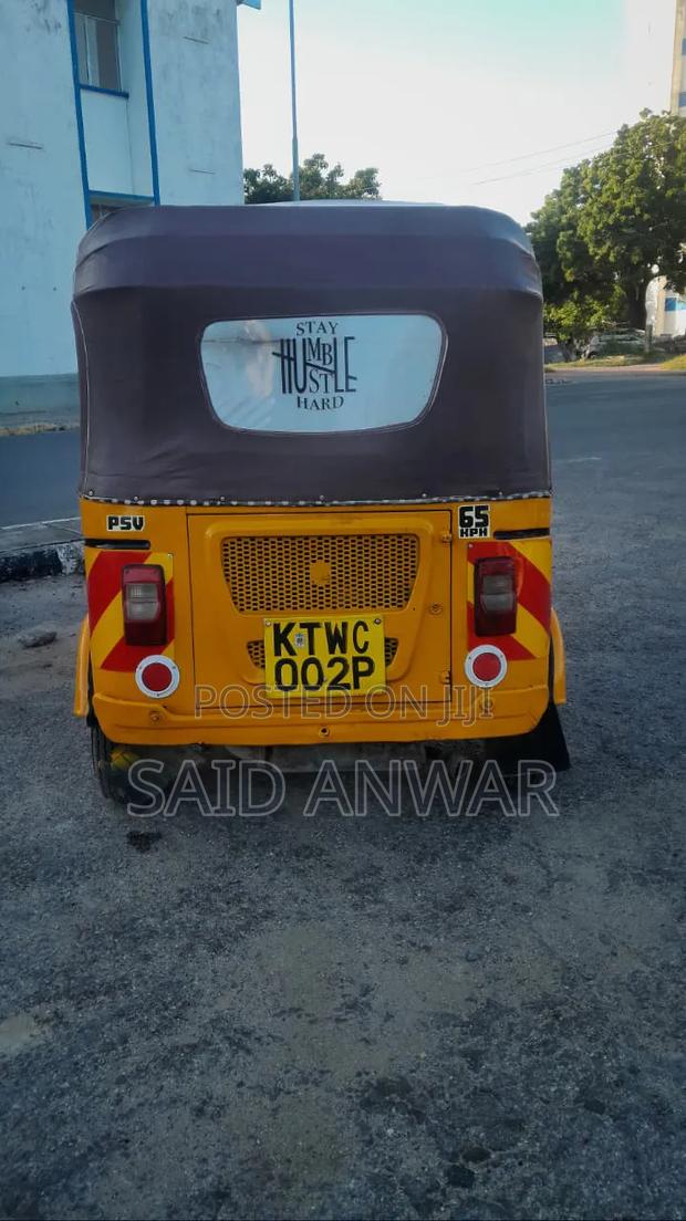 Bajaj RE 2020 Yellow - thumbnail 3