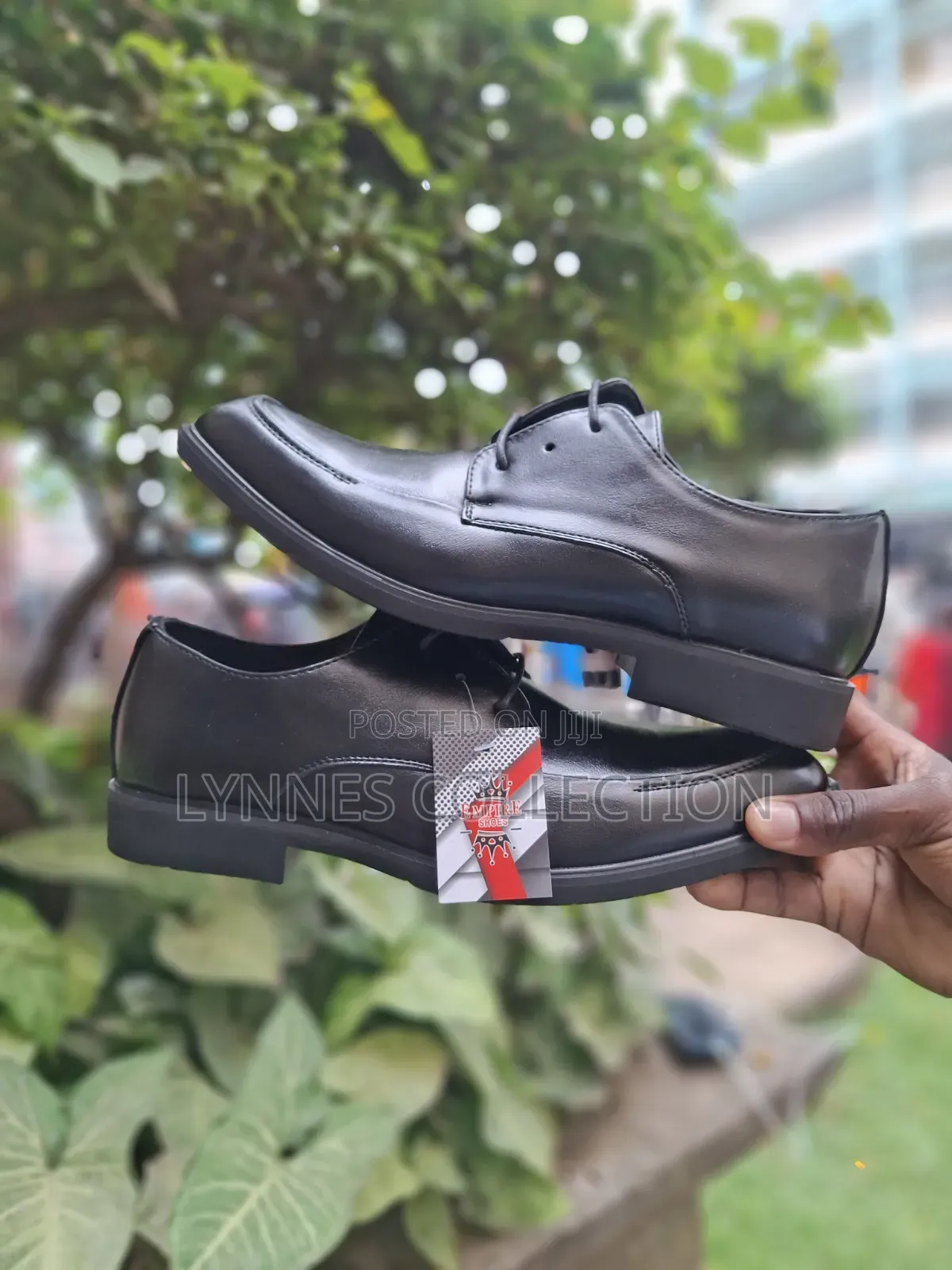 All-Black Low-Cut Shoes • Smart Casual Footwear