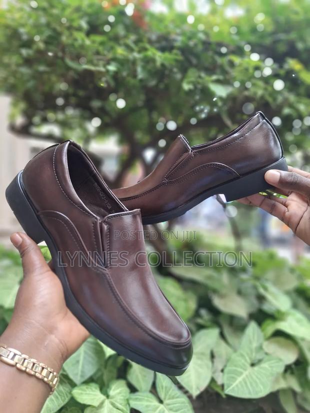 Plain Brown Low-Cut Shoes • Classic Casual Footwear - main view