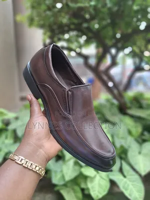 Plain Brown Low-Cut Shoes • Classic Casual Footwear