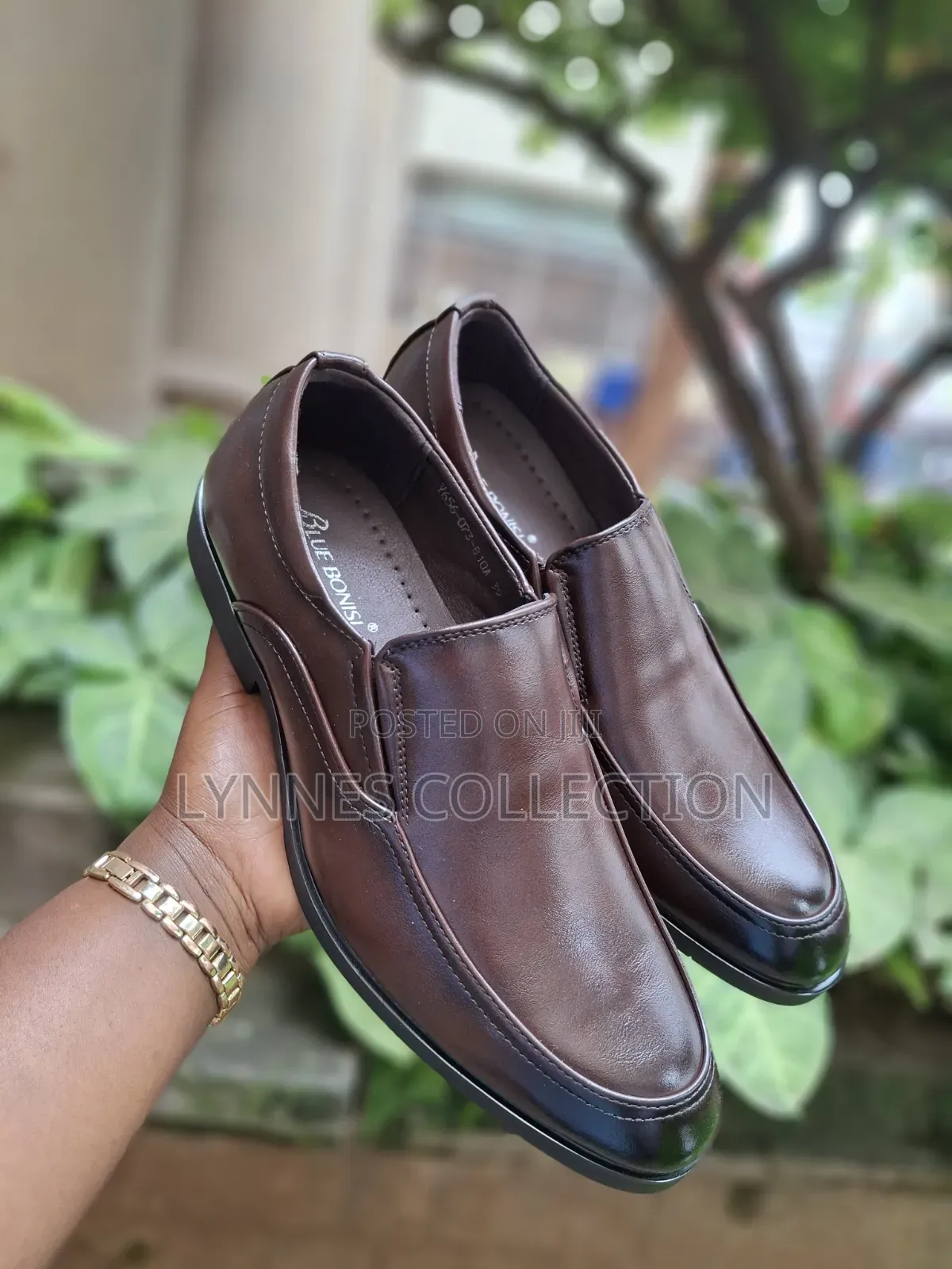 Plain Brown Low-Cut Shoes • Classic Casual Footwear