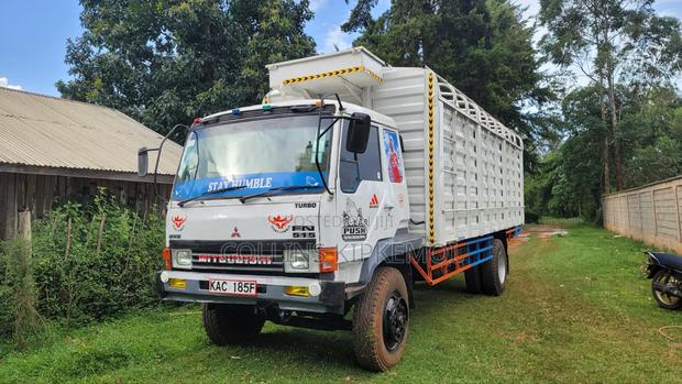 Mitsubishi Fuso 1992 White - thumbnail 3
