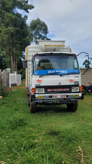 Mitsubishi Fuso 1992 White